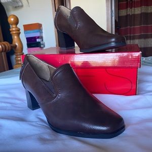 NWT 1 inch heel loafer style heels